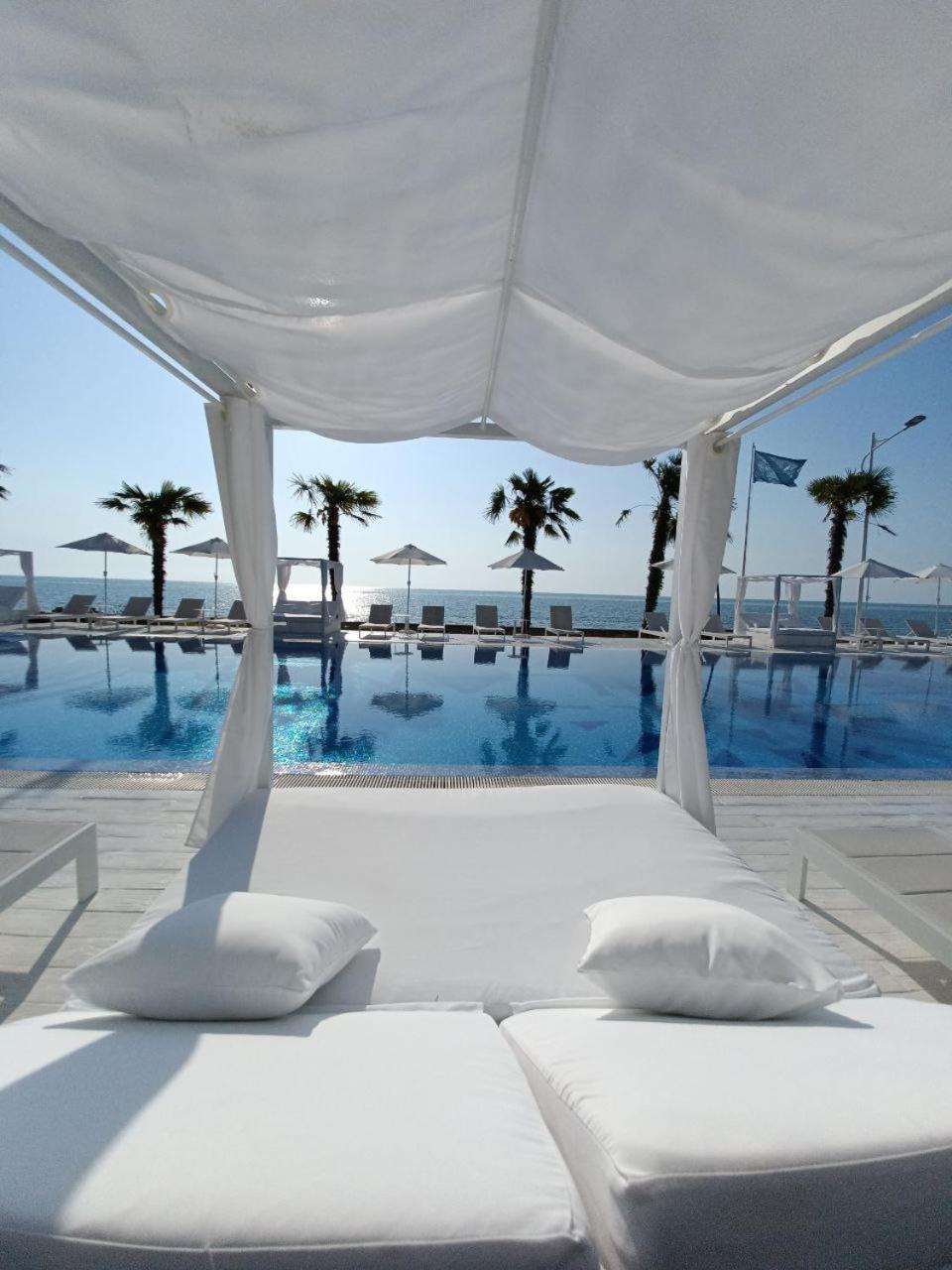 Luxury Oasis Apartment Chakvi Εξωτερικό φωτογραφία